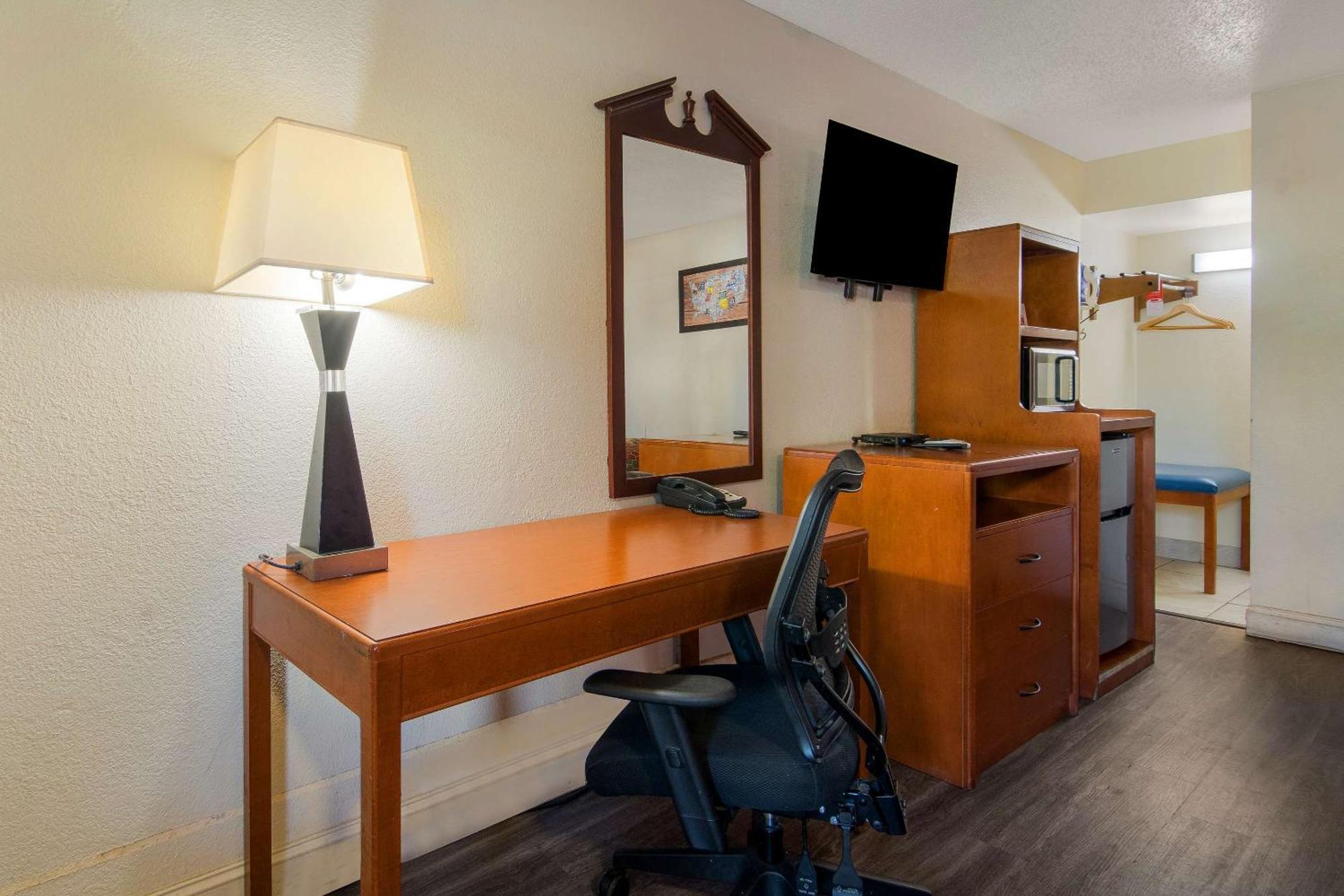 Econo Lodge Goldsboro Hwy 70 Ngoại thất bức ảnh